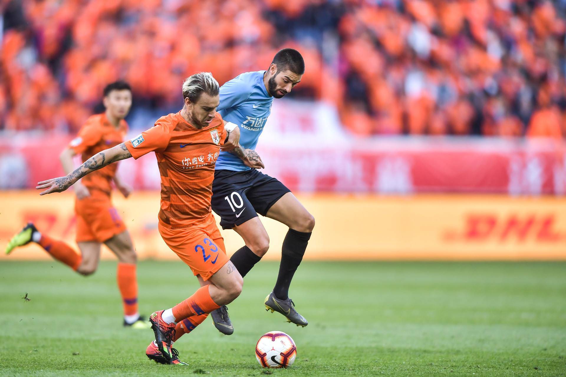 关于鲁能客场大胜富力，中超进军前三的信息