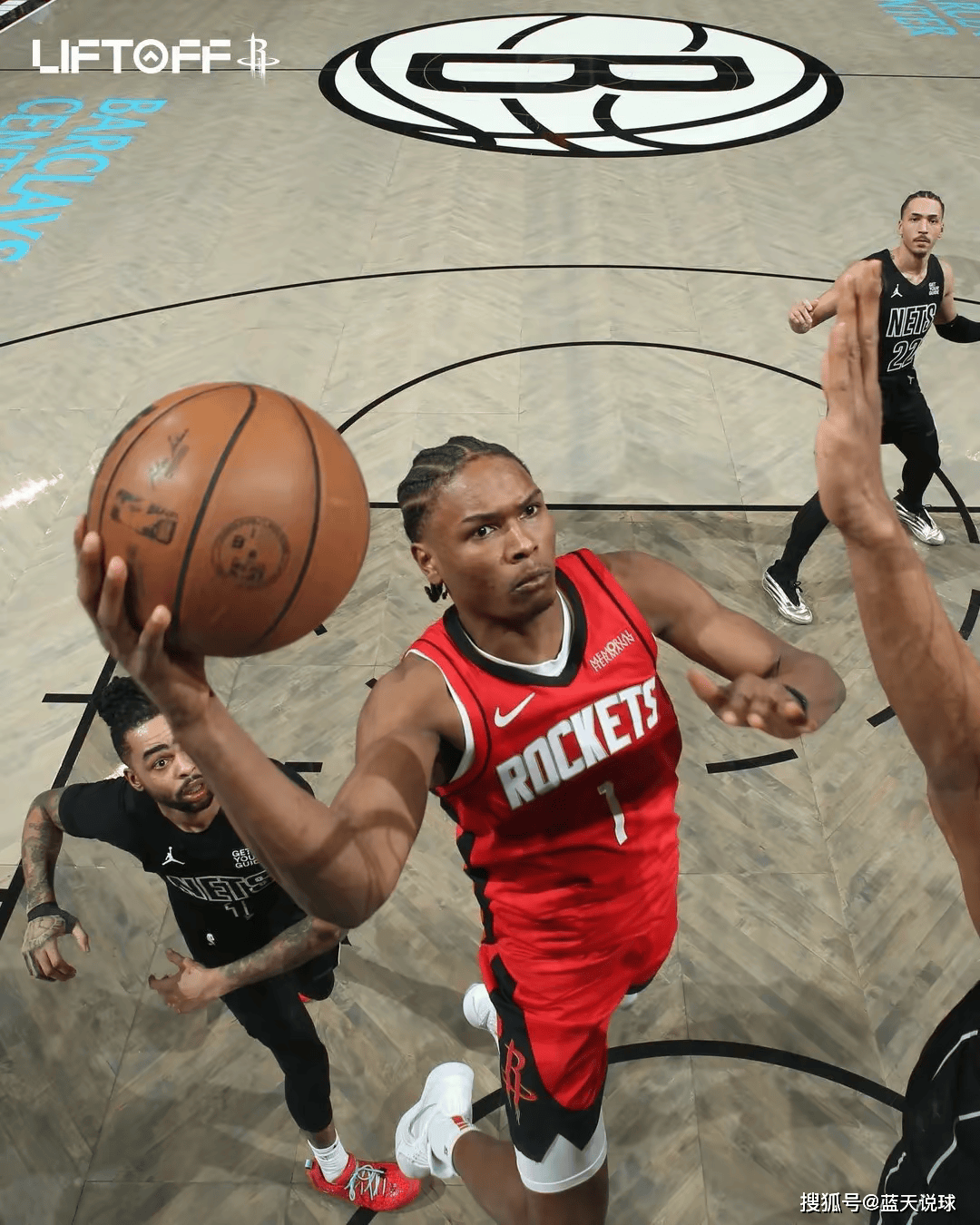 火箭惨败雷霆,遭遇四连败 火箭惨败雷霆,遭遇四连败