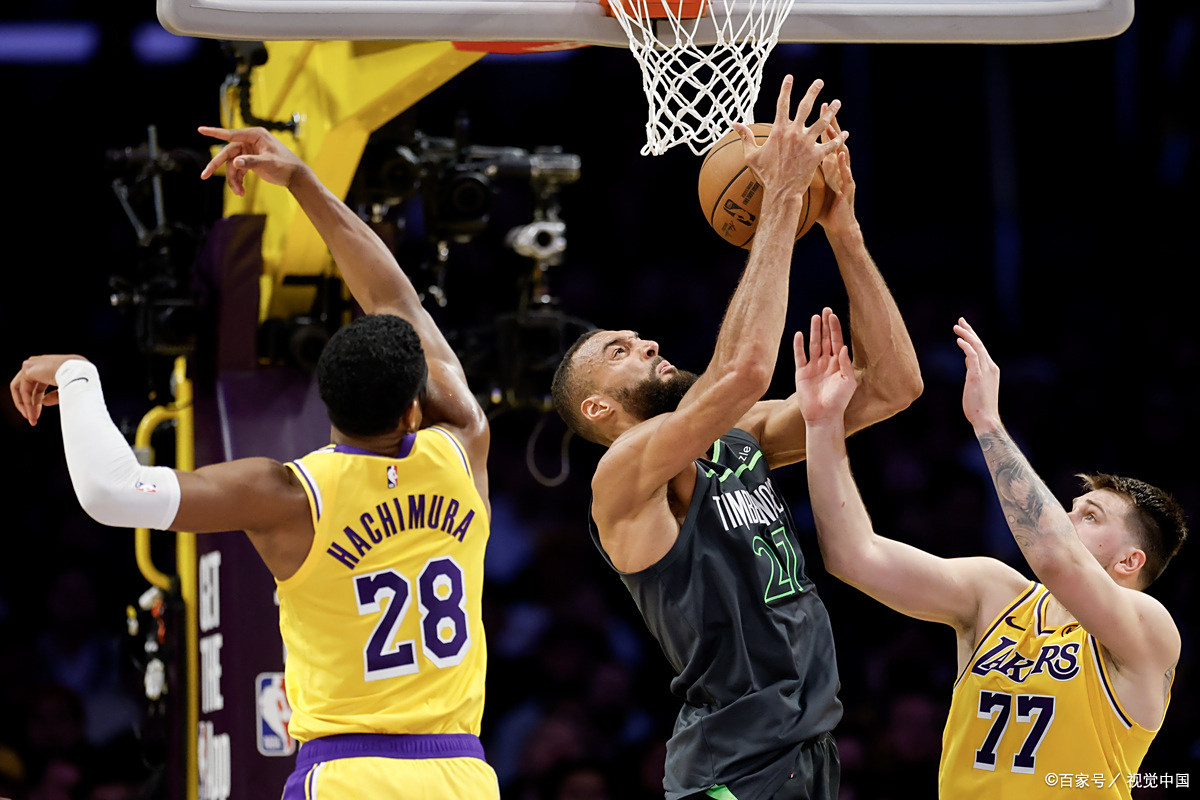 湖人客场横扫太阳，戈贝尔20分创新高