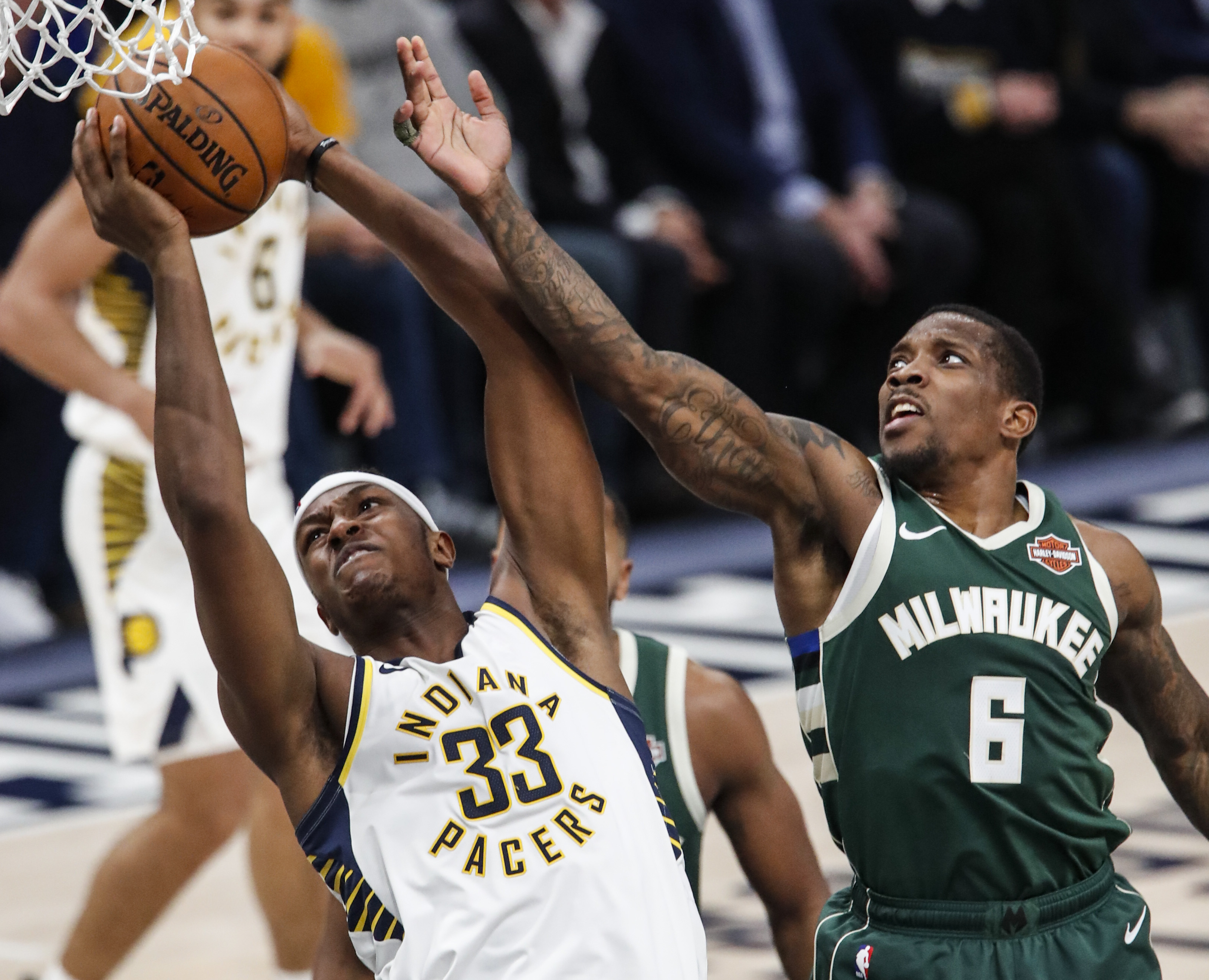 雄鹿战胜湖人,勇夺总冠军 雄鹿战胜湖人,勇夺总冠军