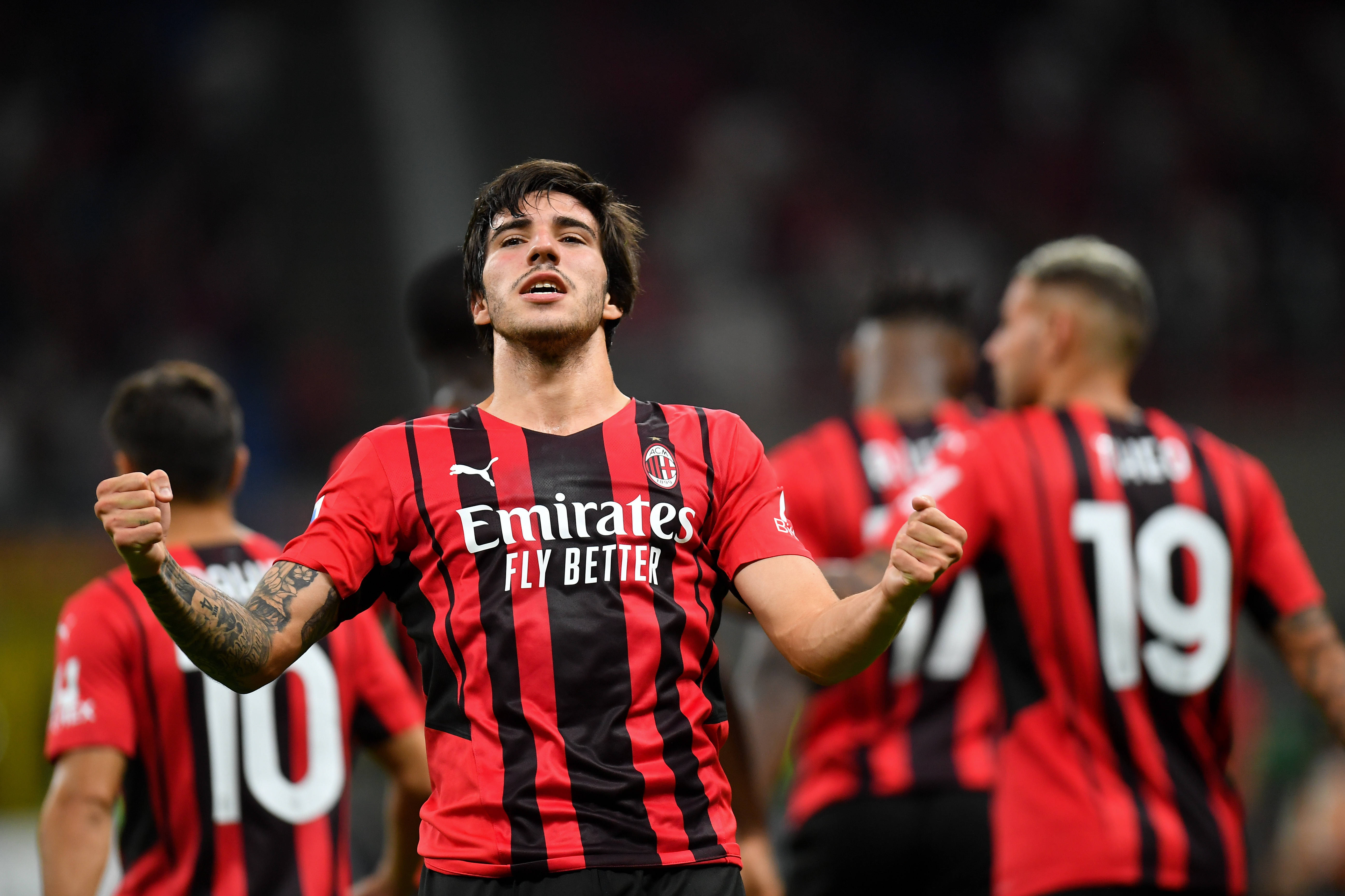 PG电子试玩-AC米兰主场胜帕尔马，保住欧冠资格