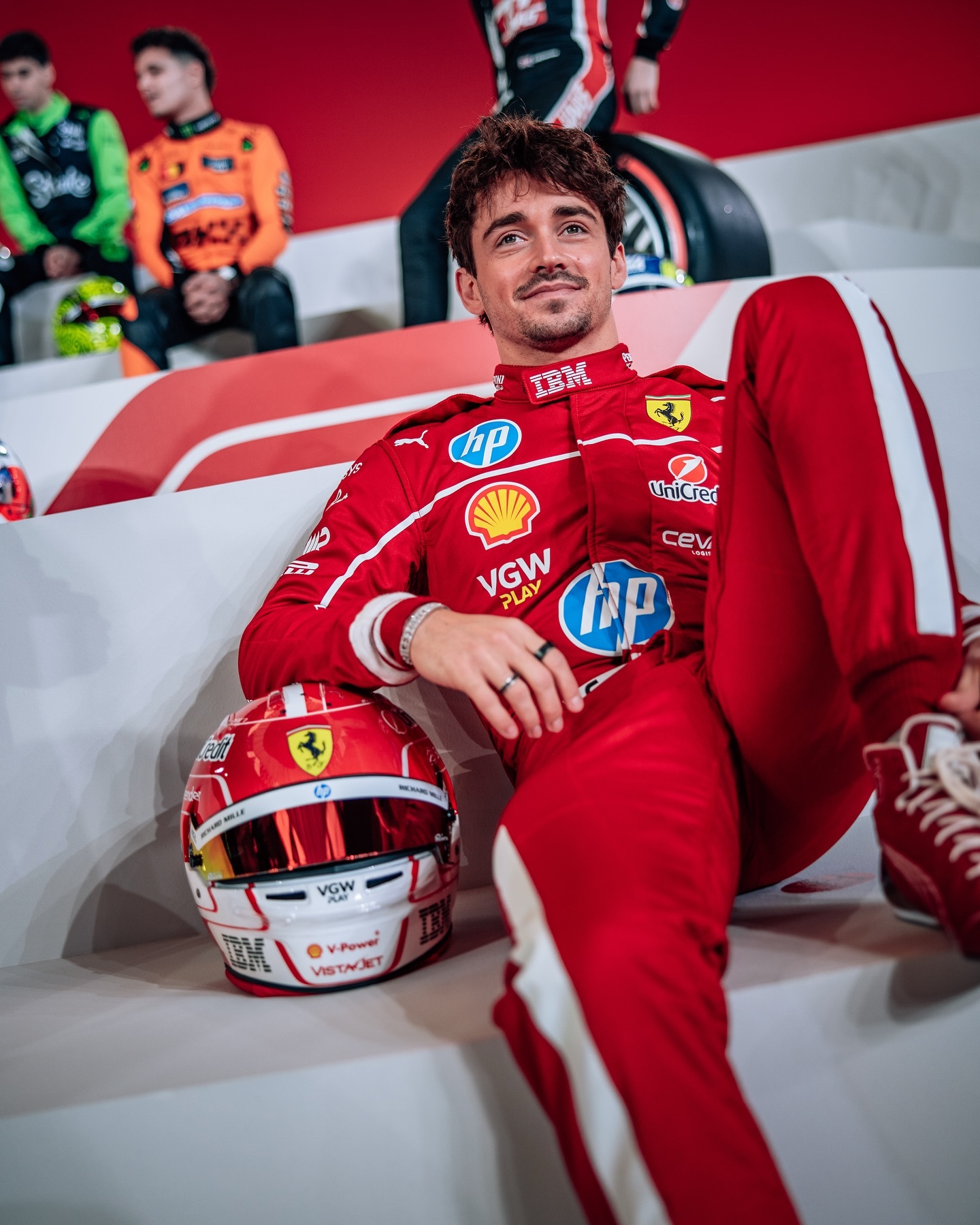 PG平台-包含法拉利险胜雷诺车队，皮亚斯特里统治全场的词条