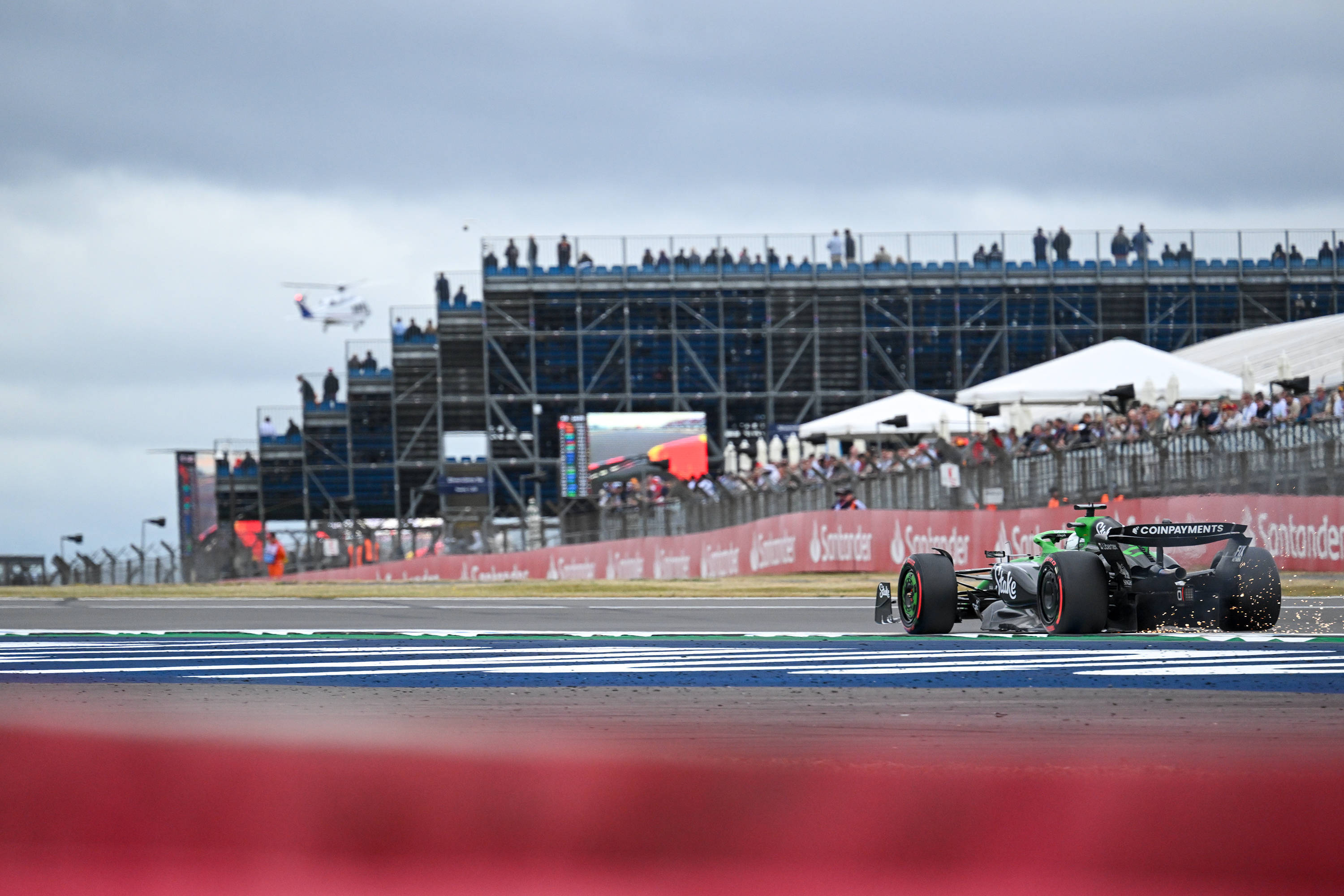 威廉姆斯完胜索伯车队,皮亚斯特里惊艳四座的简单介绍 威廉姆斯完胜索伯车队,皮亚斯特里惊艳四座的简单介绍