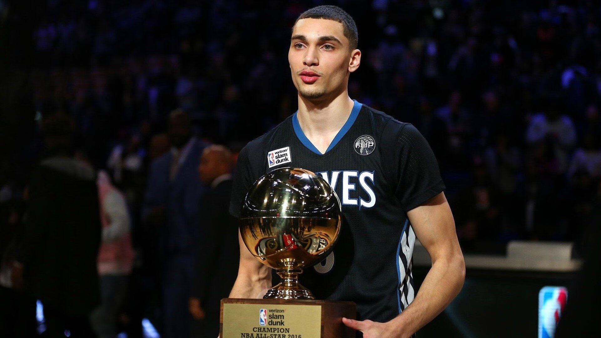 PG电子官网入口-强行碾压还是挺身而出？欧文手术刀式的最后三秒终结火箭的围剿