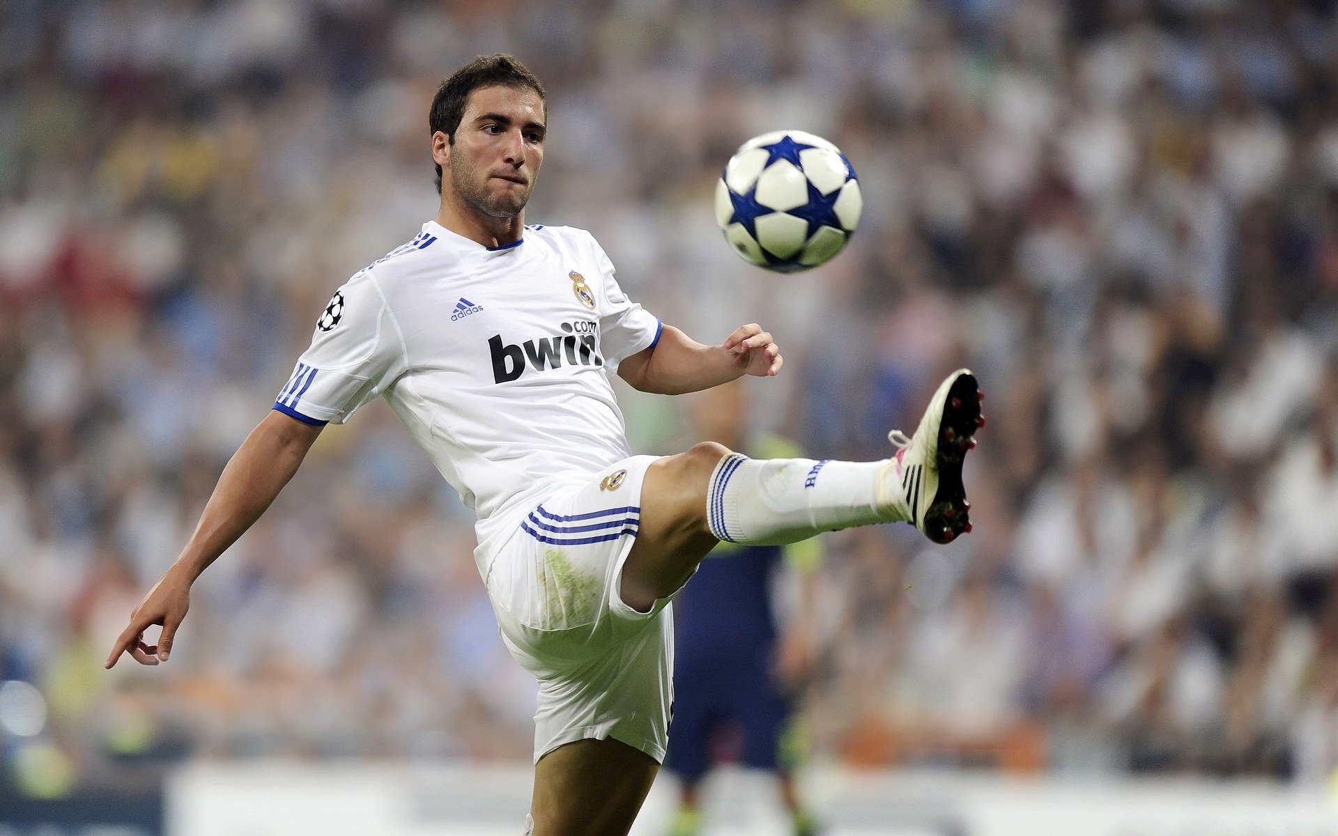 跨时空对决!国王队加时险胜广东,布伦森41分导演逆转好戏